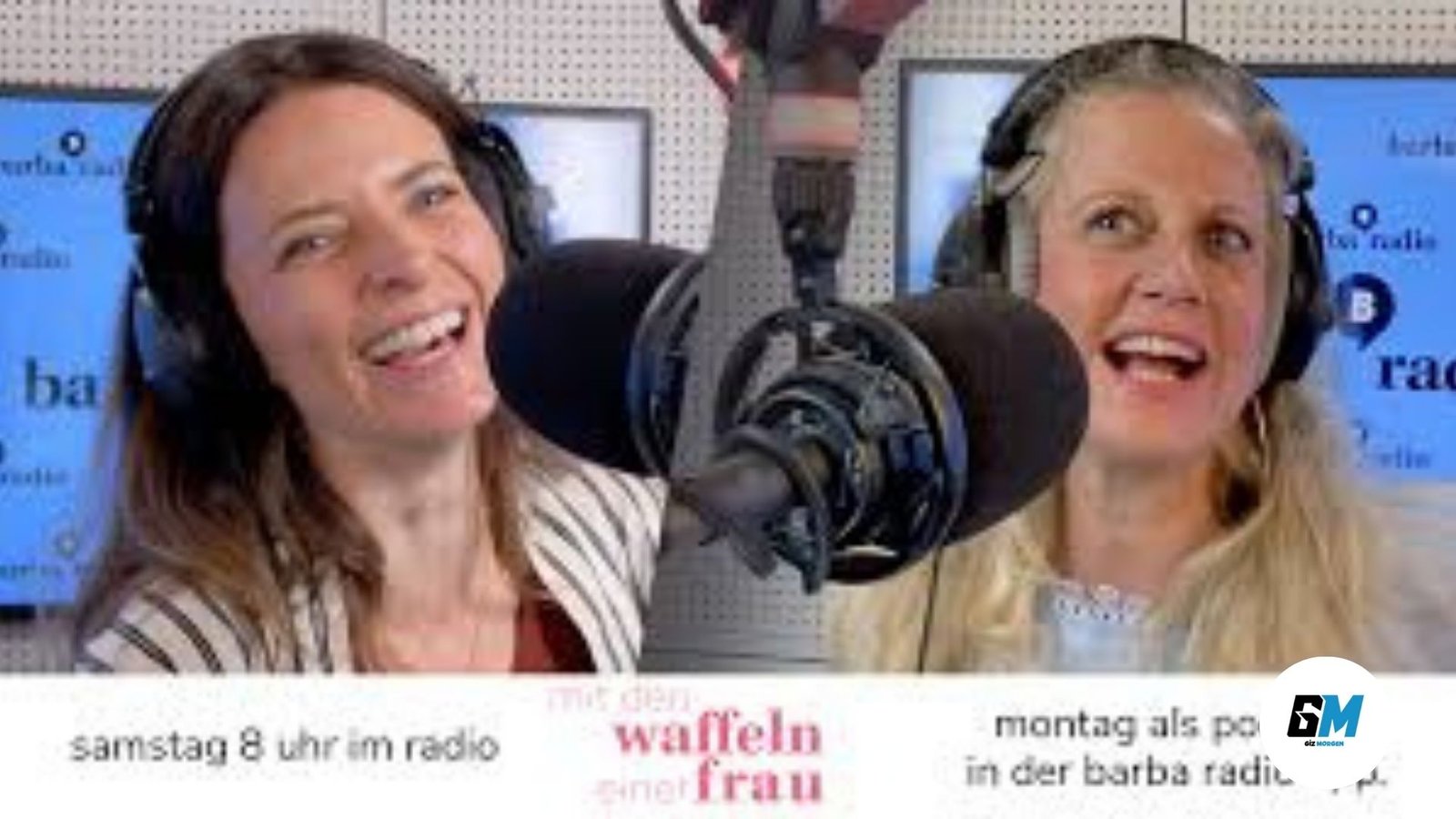 Mit den Waffeln einer Frau
